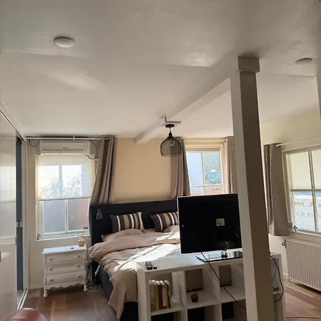 B&B Bij Flora 비크버겐