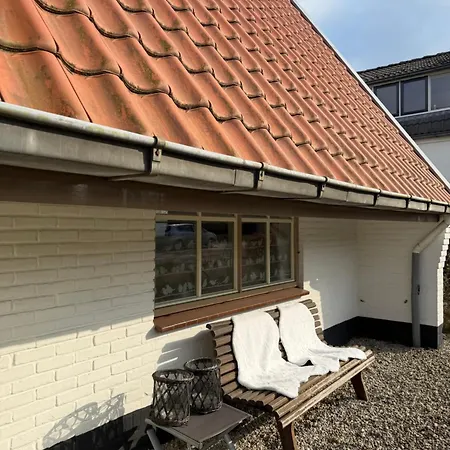 Bed & Breakfast Bij Flora